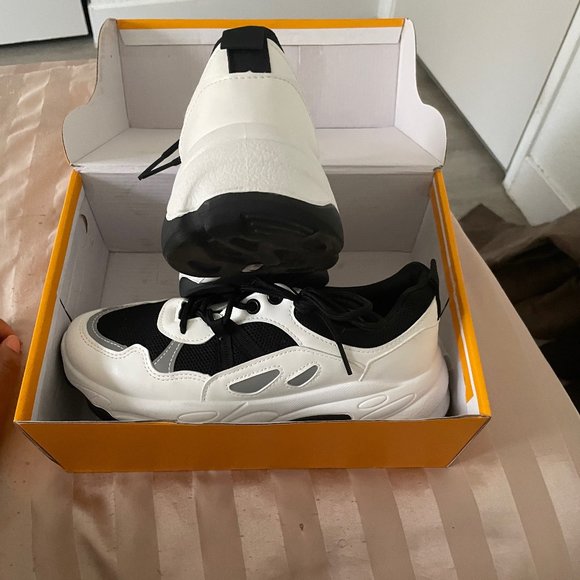 Channel Inspired Dad Runners - Picture 6 of 6